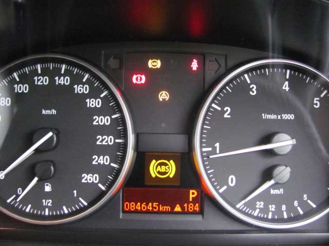 E91 BMW325i ABS警告灯点灯
