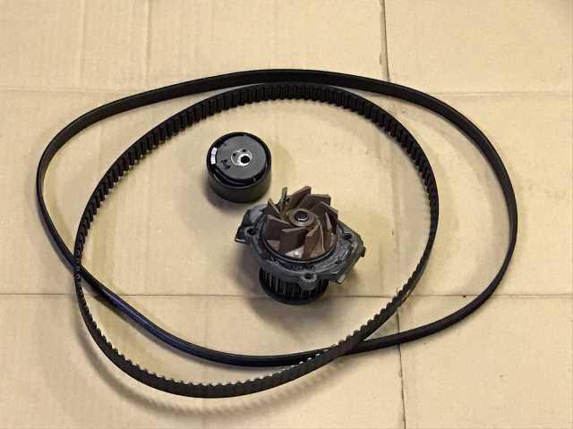 アルファロメオミトタイミングベルト交換